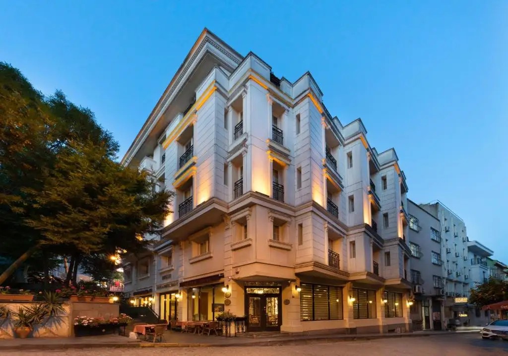 RECITAL HOTEL