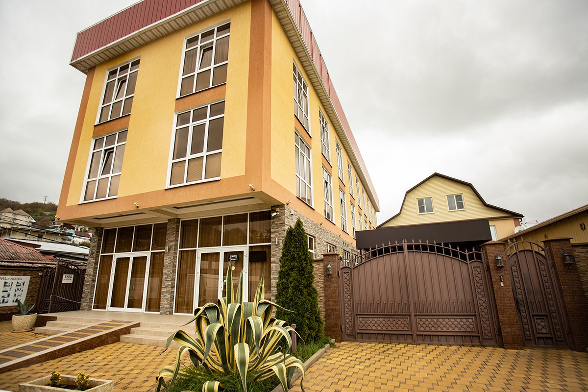 GRAND AERO HOTEL