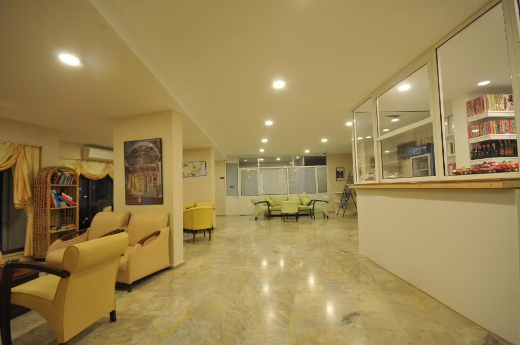 AMOS HOTEL
