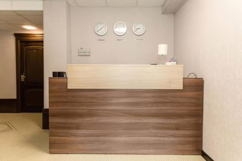 НА МУКОМОЛЬНОМ