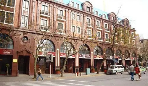 LADOLL SERVICE APARTMENTS