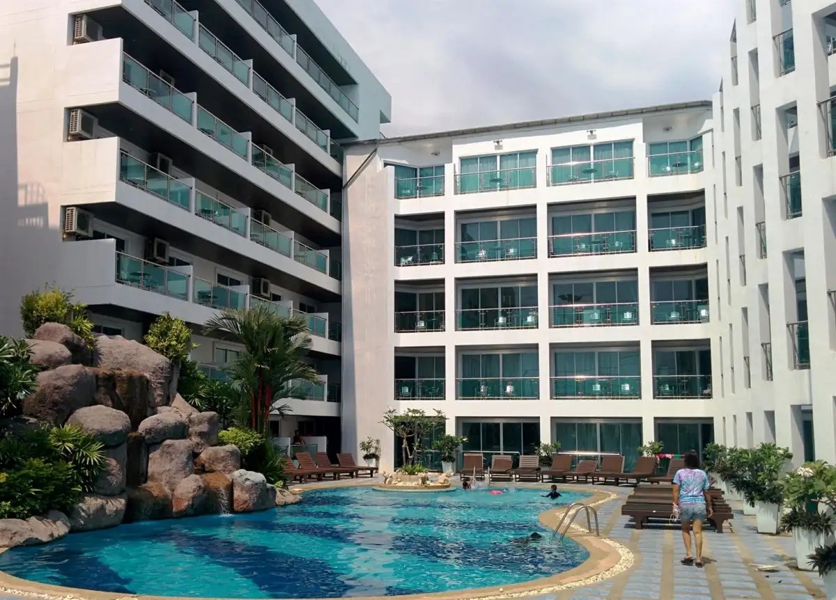 DRAGON BEACH RESORT