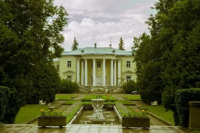 ВВЕДЕНСКОЕ (БЫВШ. ЗВЕНИГОРОД)