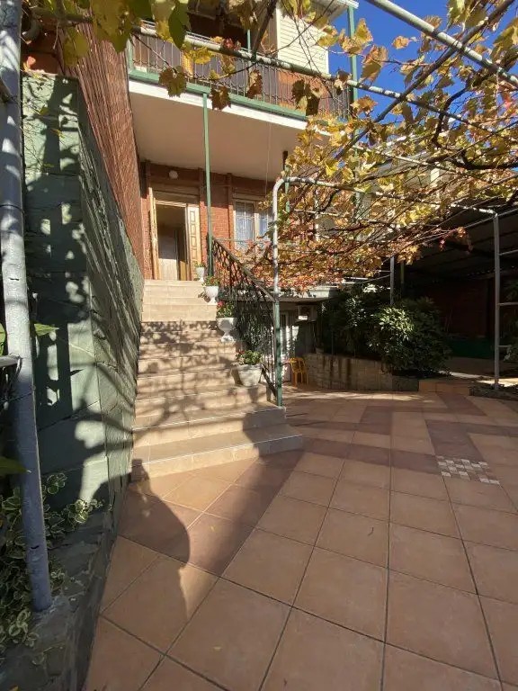 GUEST HOUSE ON IZUMRUDNAYA ULITSA 24