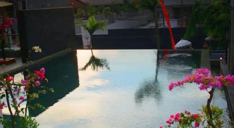 EDELWEISS BOUTIQUE (EX. EDELWEISS PRIMO KUTA)
