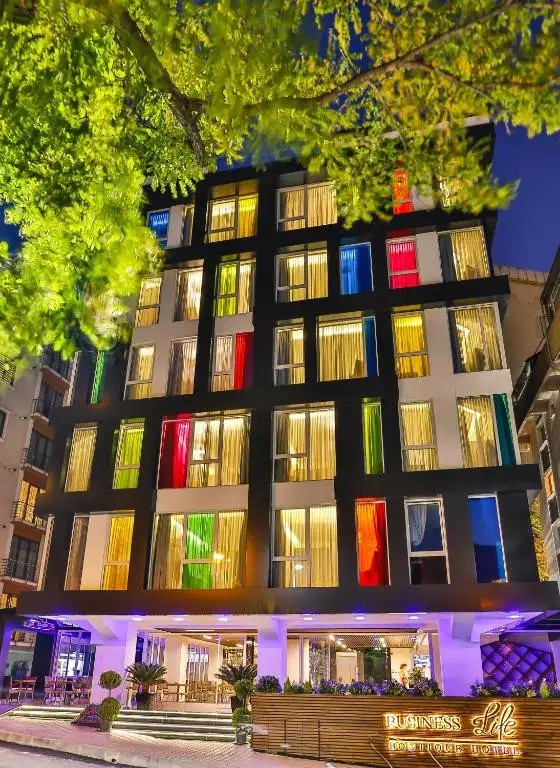BUSINESS LIFE BOUTIQUE HOTEL