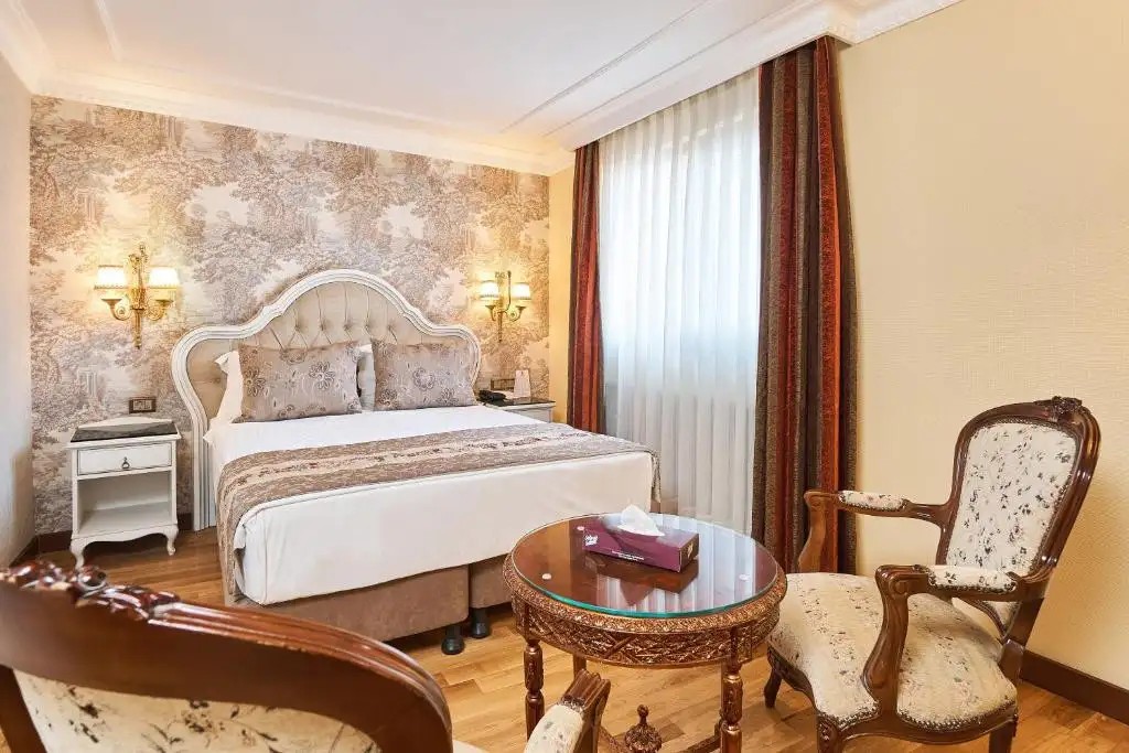BEST WESTERN EMPIRE PALACE