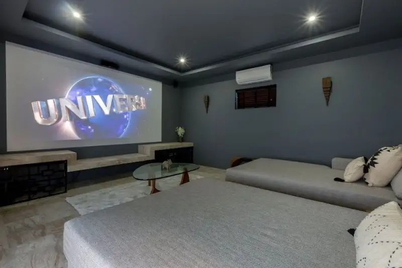 SKYE BEACH HOTEL