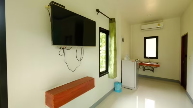 BAAN REENAA LANTA