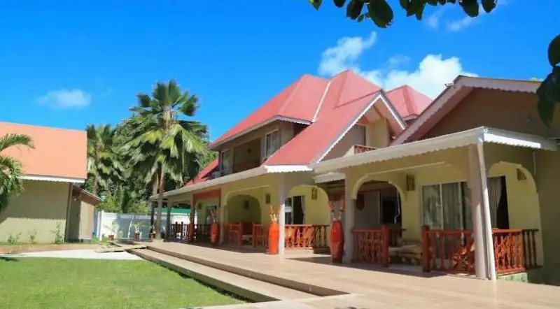VILLA AUTHENTIQUE