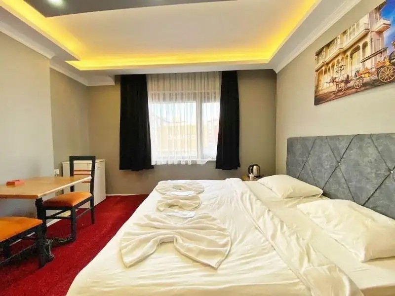 BIG LIFE SUIT HOTEL