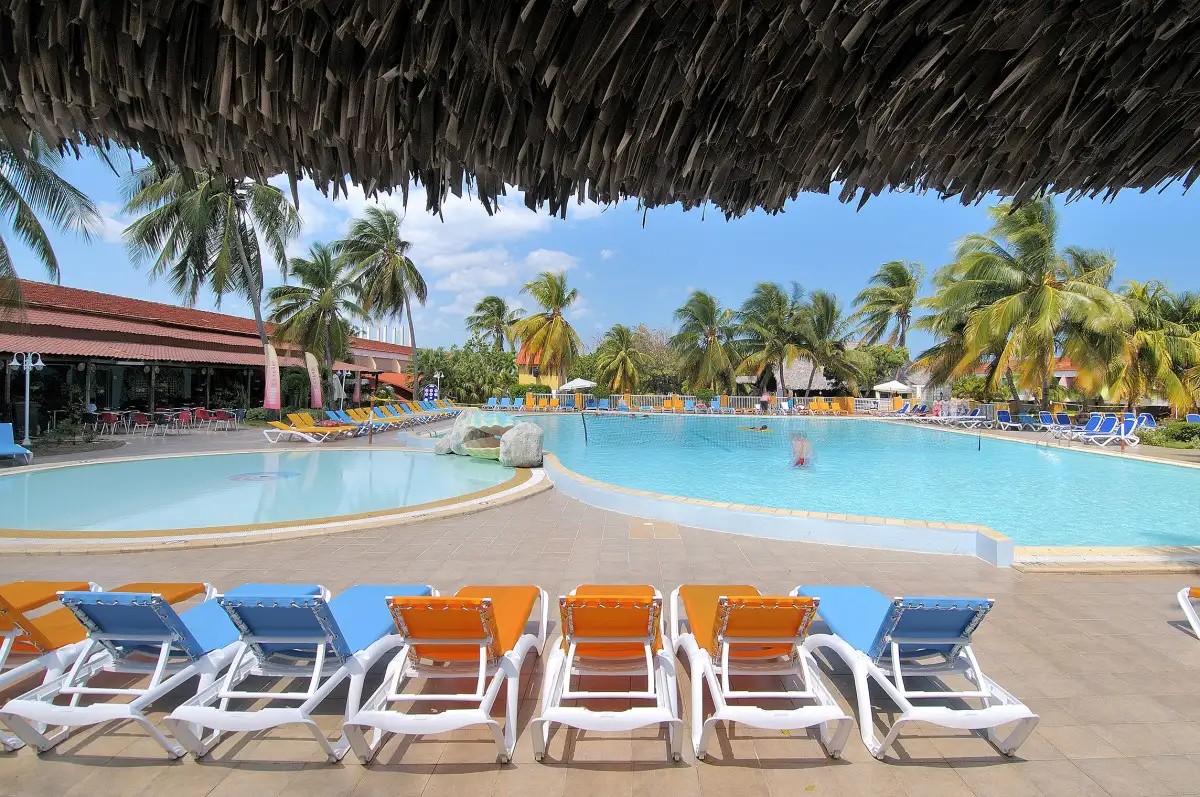 CLUB AMIGO MAYANABO