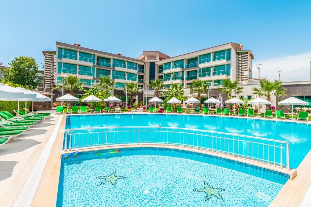 LOWE HOTEL