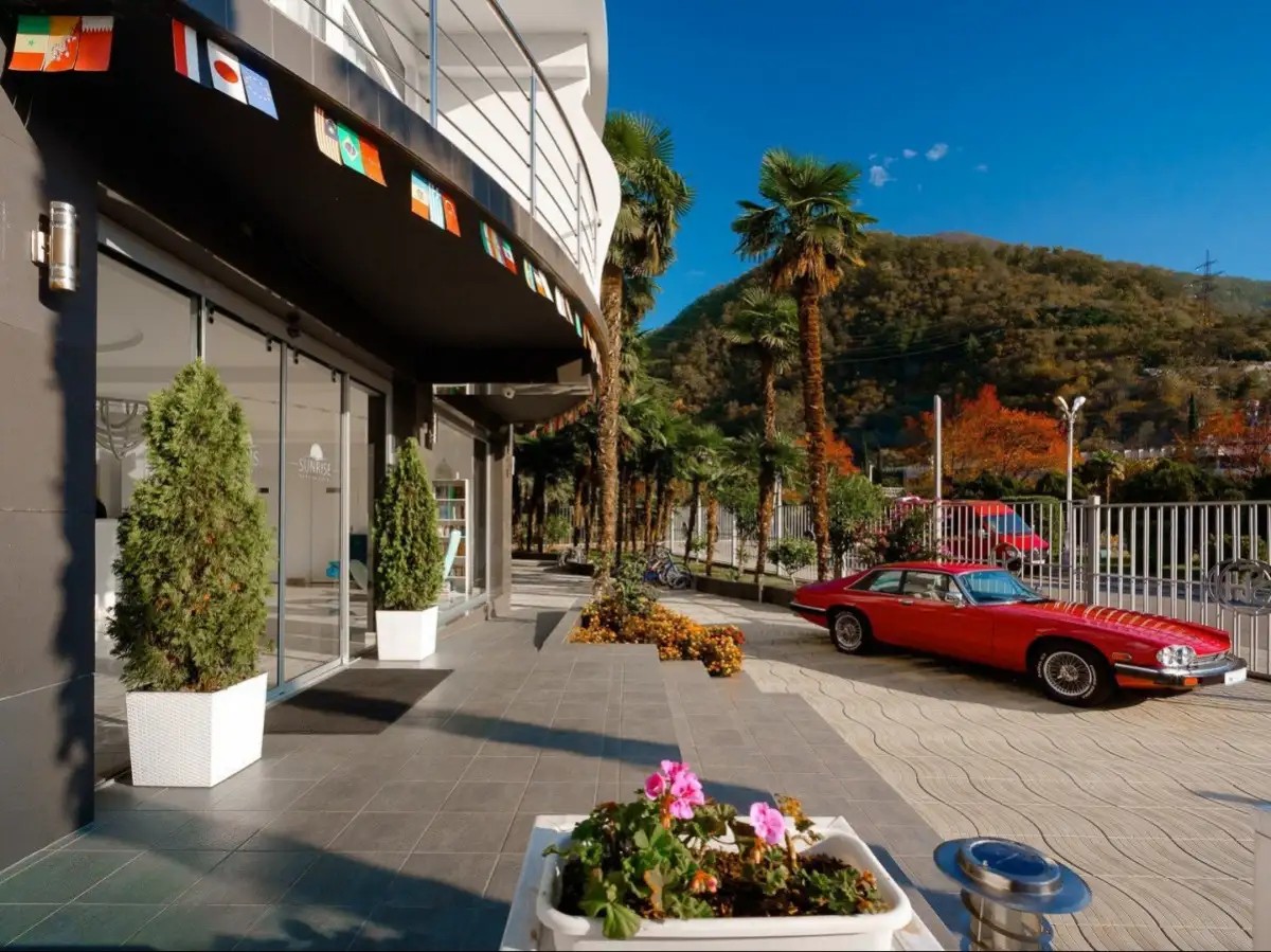 SUNRISE GARDEN HOTEL (САНРАЙЗ ГАРДЕН)