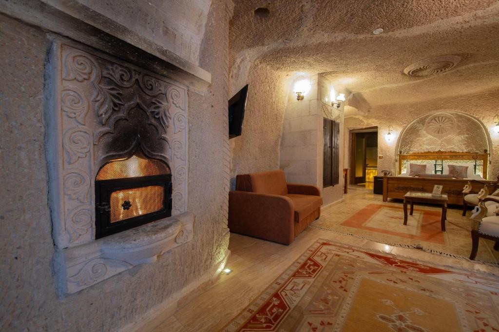 ROMA CAVE SUITE