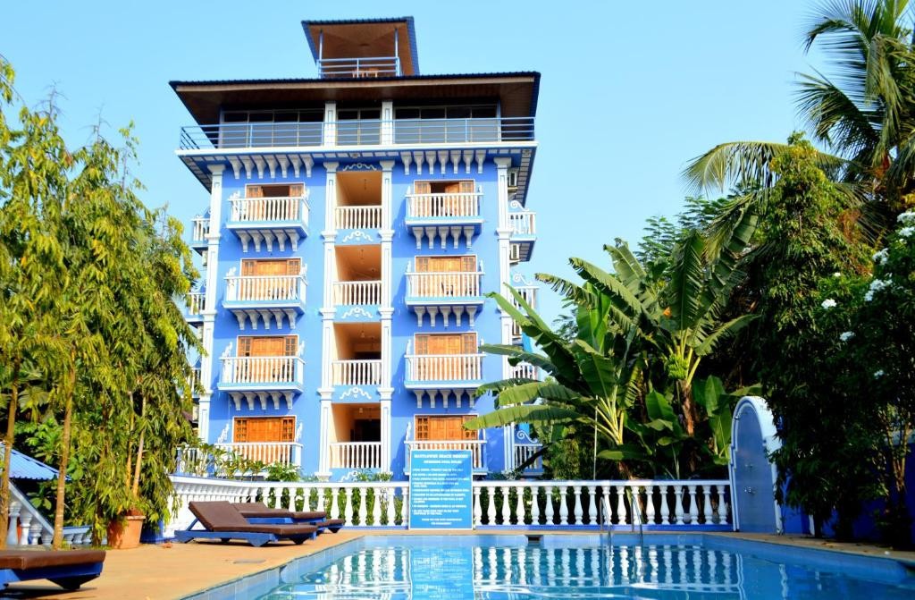 MAYFLOWER BEACH RESORT