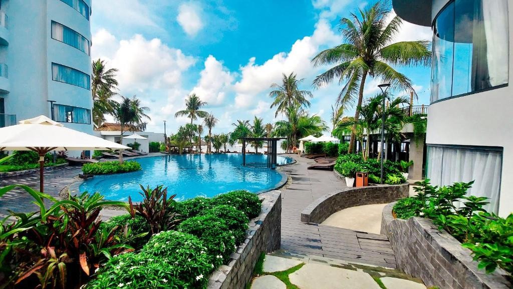 SUNSET BEACH RESORT AND SPA
