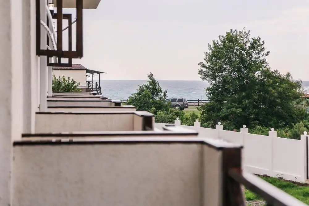 HIGOS HOTEL