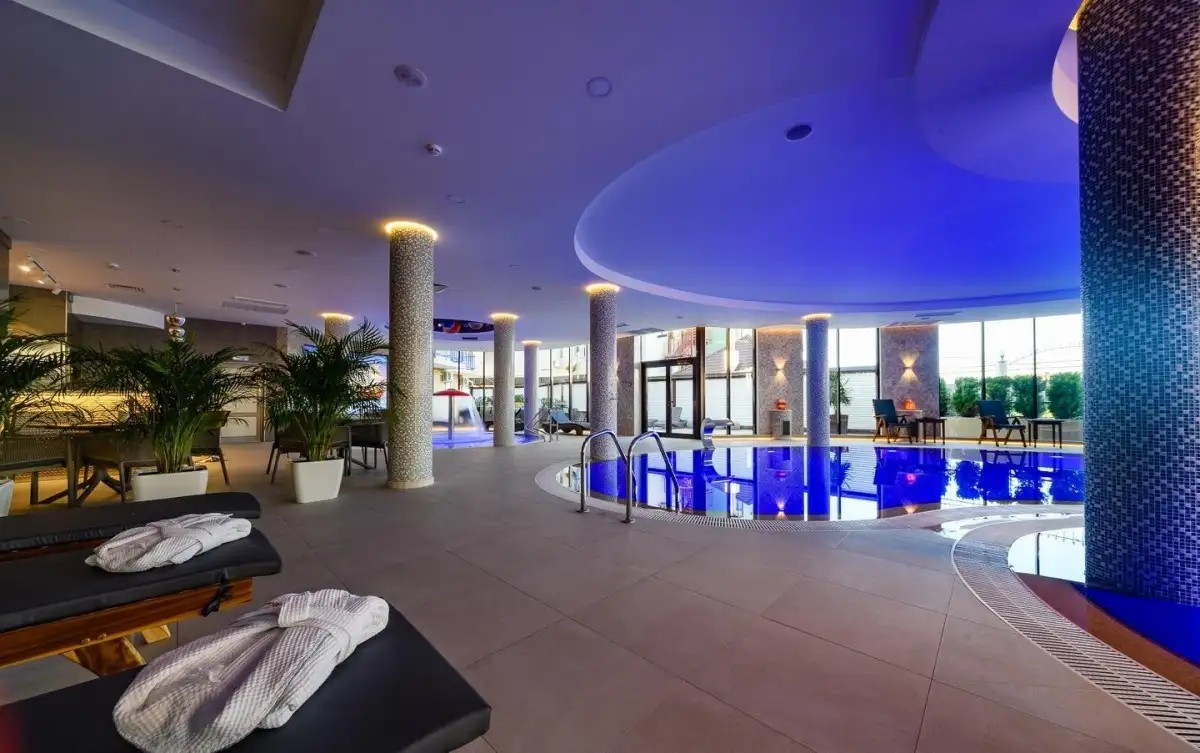 WIND ROSE HOTEL & SPA (РОЗА ВЕТРОВ)