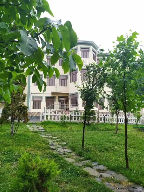 WHITE BOUTIQUE HOTEL