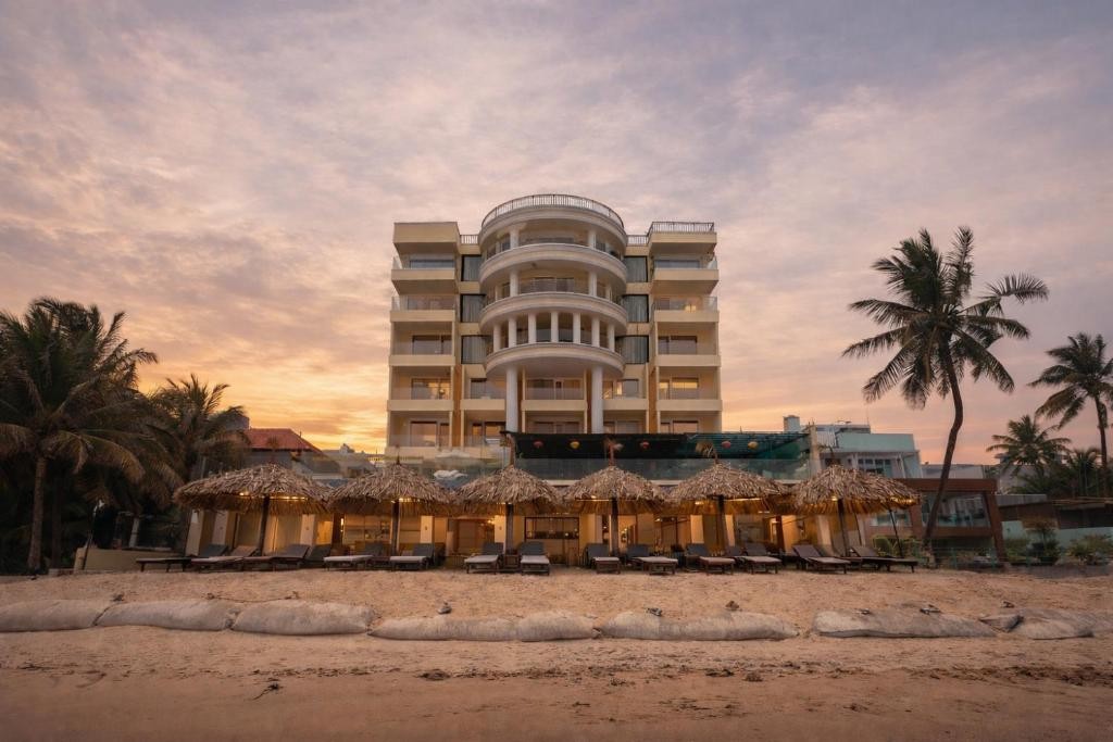 PALADO HOTEL MUINE