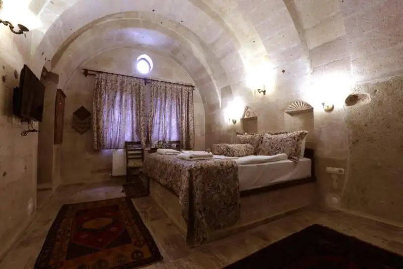 ELIZ CAVE HOUSE