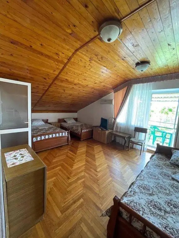 ГОСТЕВОЙ ДОМ НА КРАСНОЗЕЛЕНЫХ 38