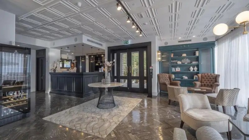 VIVID BLUE SERENITY RESORT