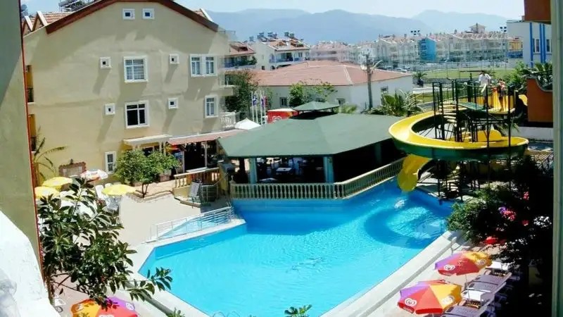 MAXWELL HOLIDAY CLUB
