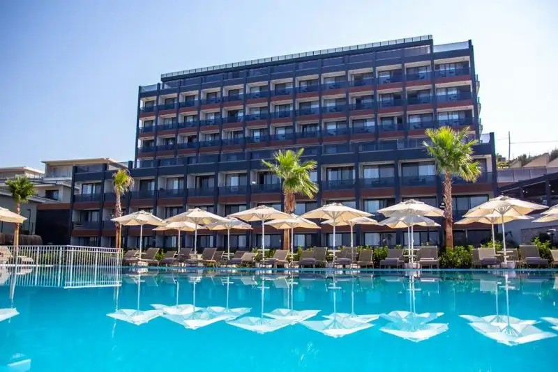 THE NOWNESS HOTEL
