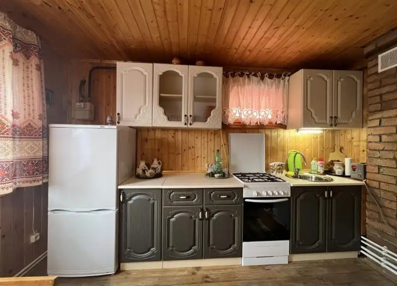 МОНОСТЫРСКАЯ ИЗБА