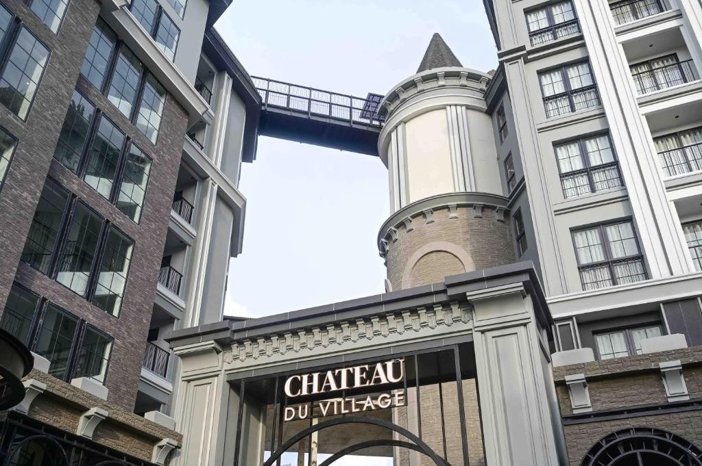 CHATEAU DU VILLAGE