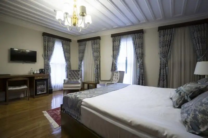 MEZZO HOTEL