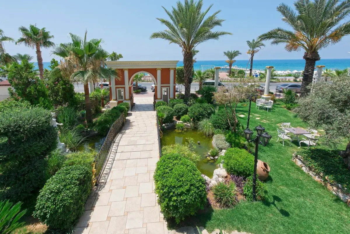 ANTIQUE ROMAN PALACE MUSEUM HOTEL ADULTS ONLY 16+