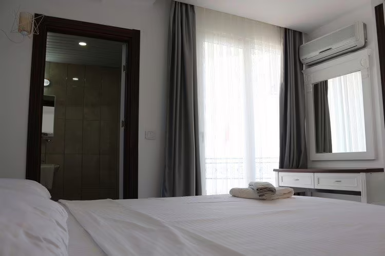 RUGGED HOTEL