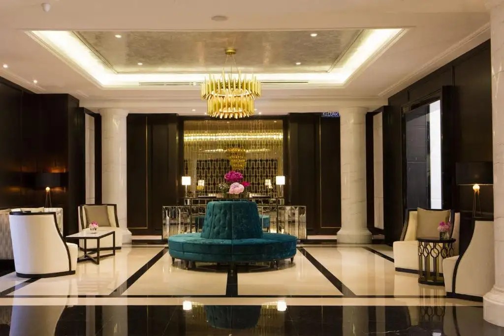 THE RITZ CARLTON