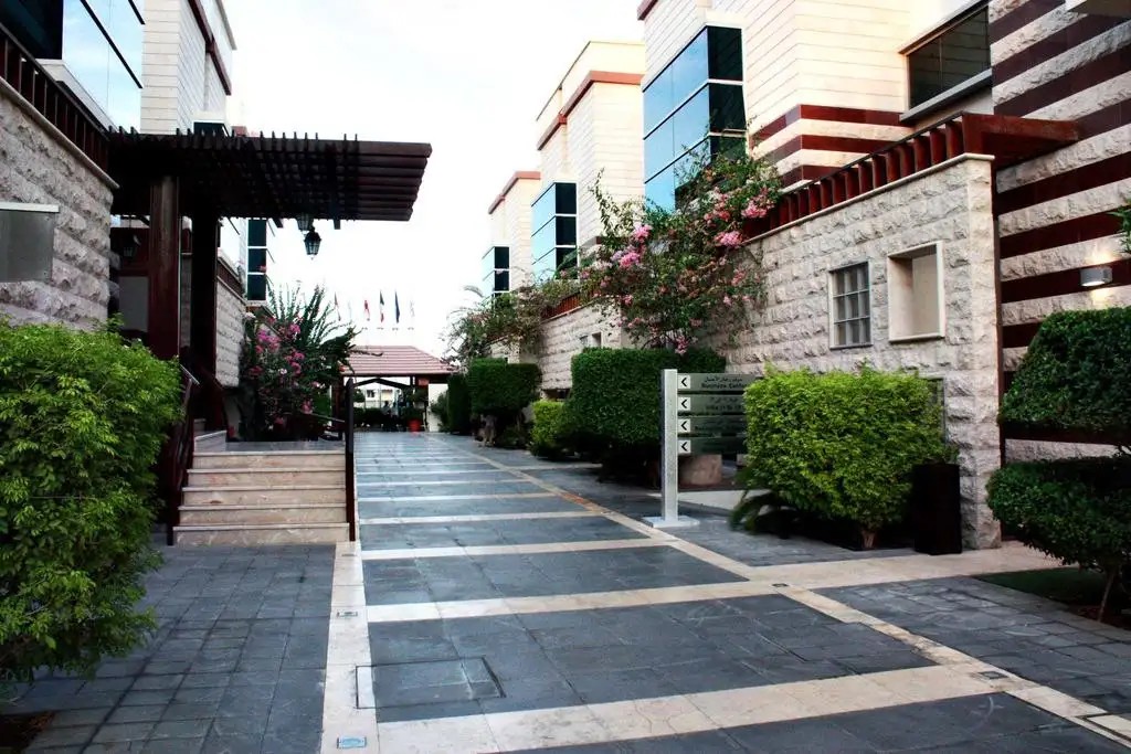 VILLAGGIO HOTEL ABU DHABI (EX. ONE TO ONE HOTEL THE VILLAGE)