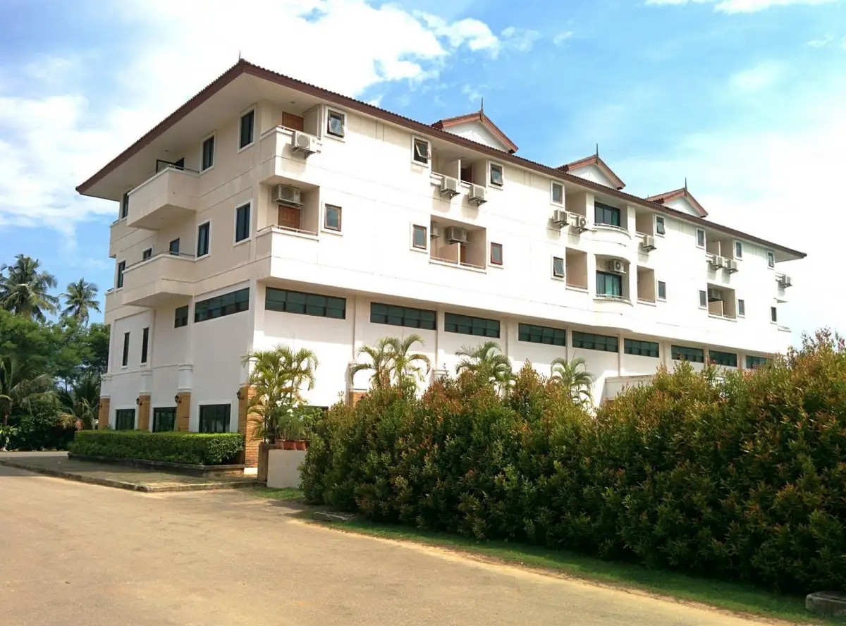 DIAMOND PLACE