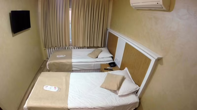 LAL HOTEL