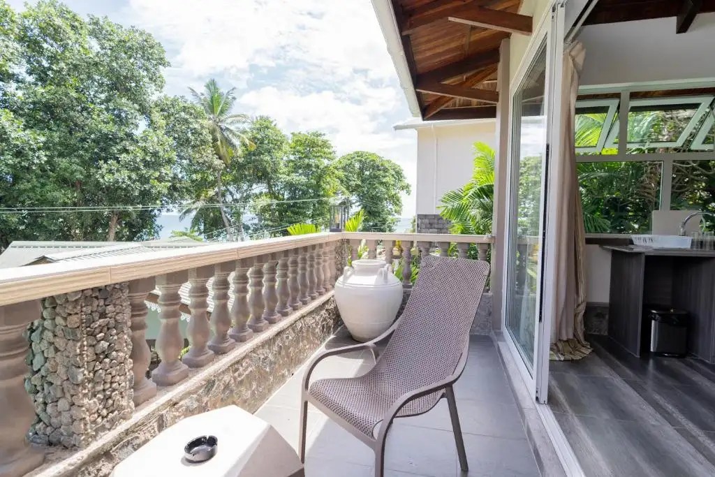 ROMANCE BUNGALOW