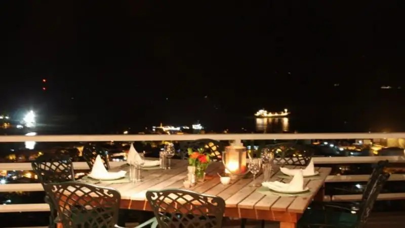 LE SANS SOUCI GUESTHOUSE