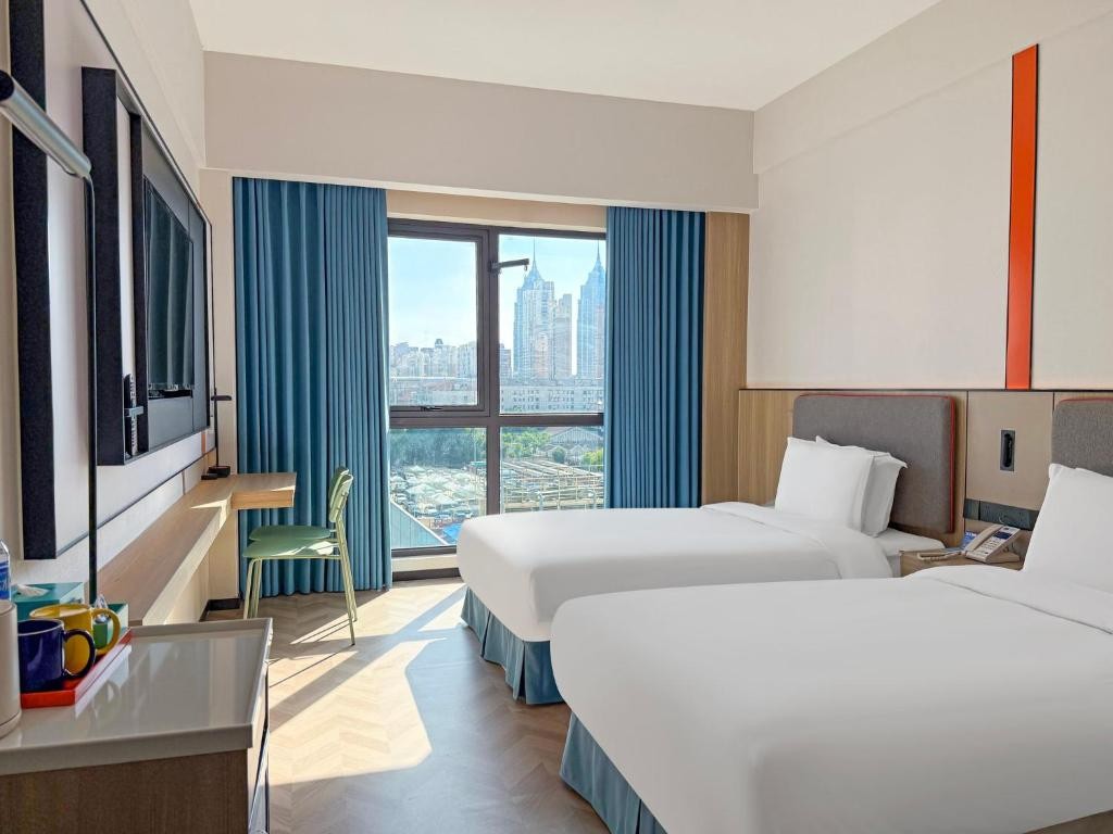 HOLIDAY INN EXPRESS PUTUO