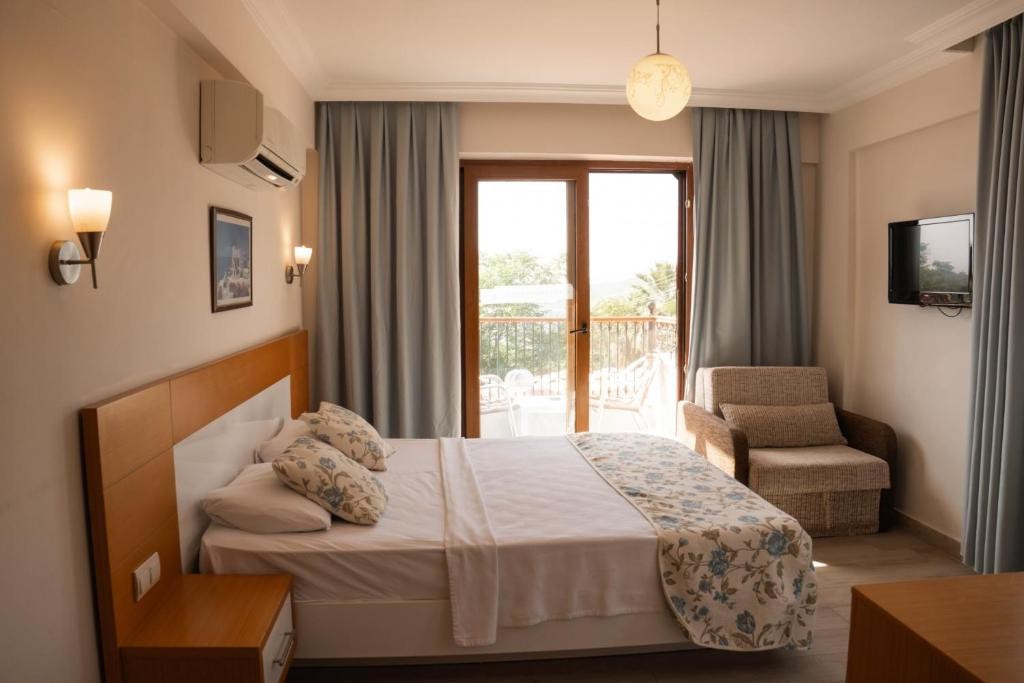 PERDIKIA HILL FAMILY RESORT
