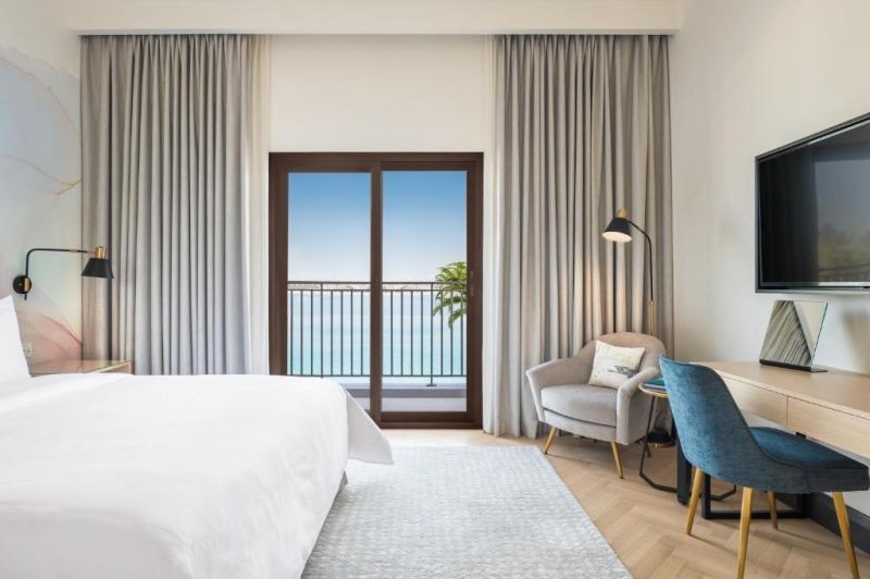 1 bedroom suite sea view