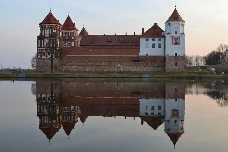 МИРСКИЙ ЗАМОК