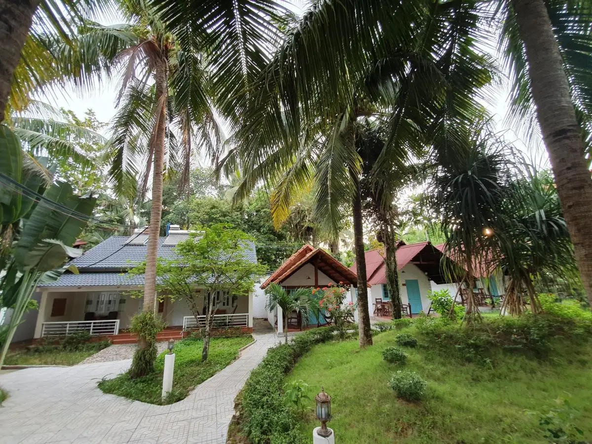 HOMESTEAD GARDEN VIEW