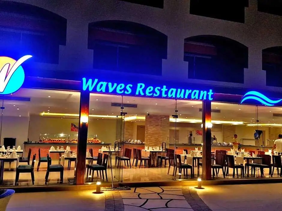 FUN & SUN ACTIVE NAAMA WAVES