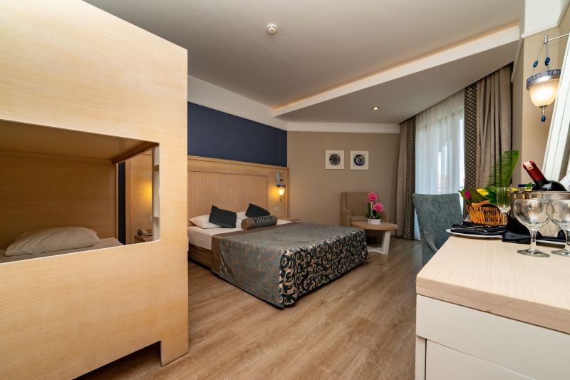 standard bunkbed side sea view