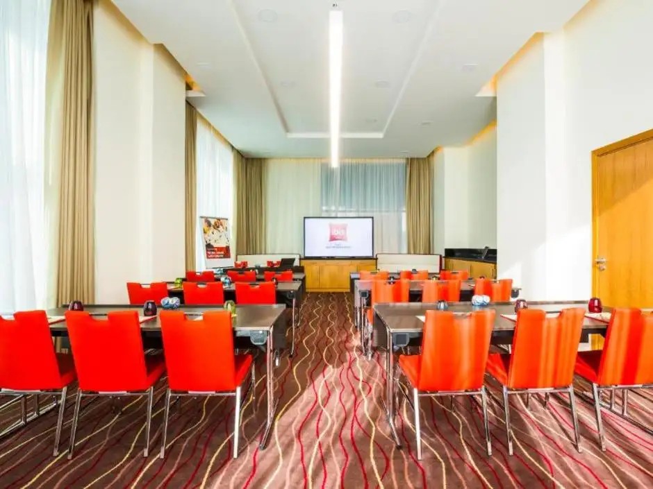 IBIS MALL AVENUE DUBAI HOTEL (EX. IBIS MALL OF THE EMIRATES)
