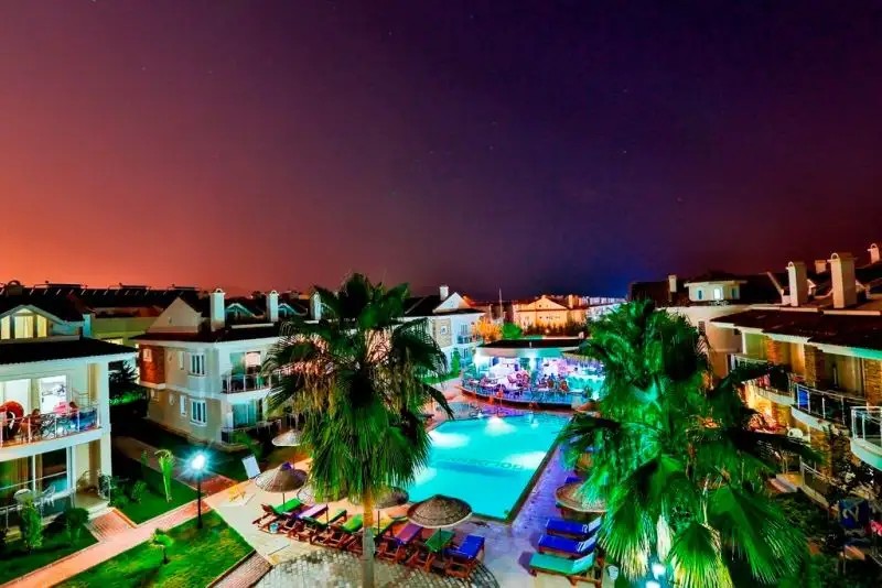 GOLDEN LIFE BLUE GREEN RESIDENCE